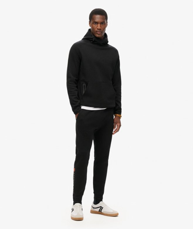 Superdry Tech Joggingbroek met Taps Toelopende Pijpen en Logo Zwart