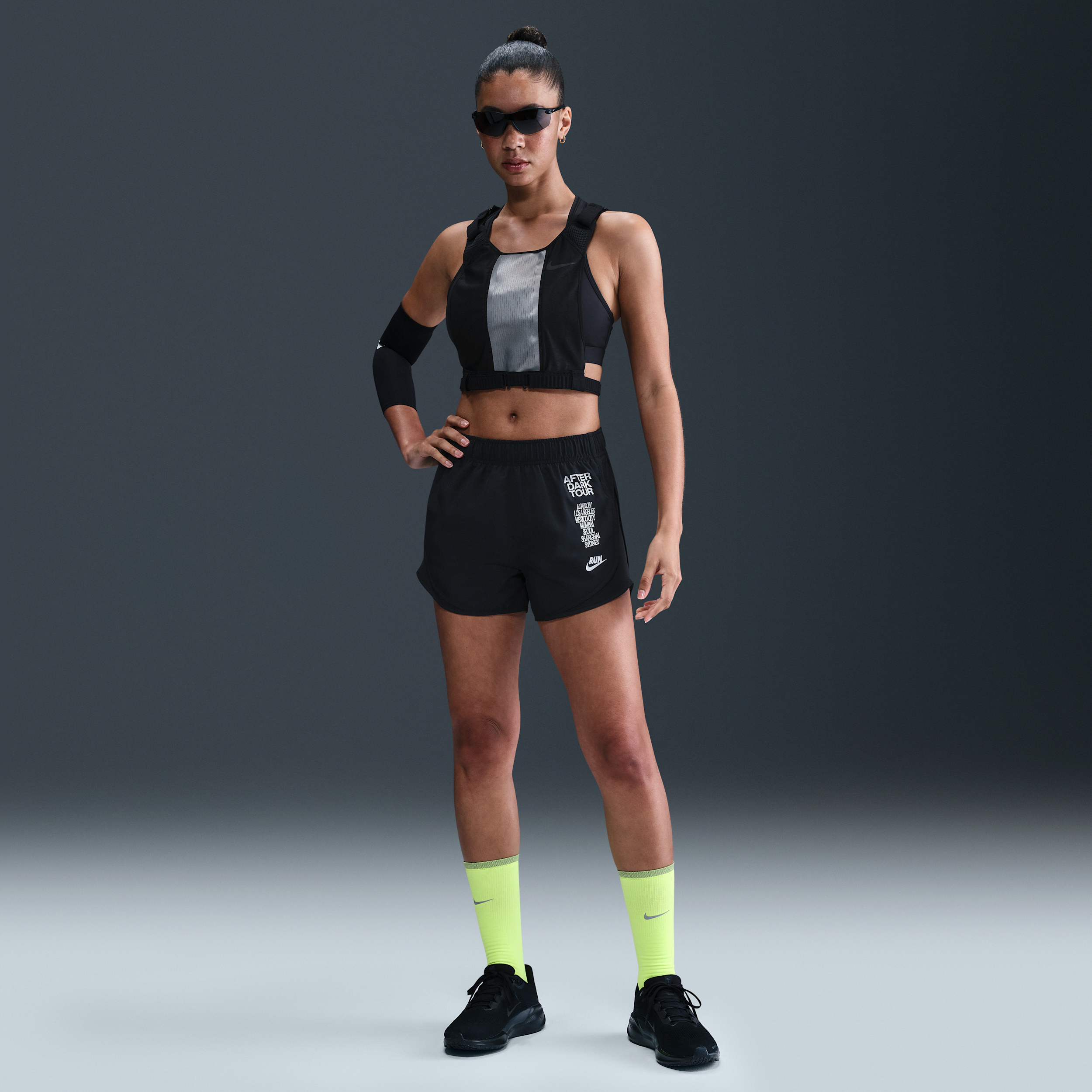 Nike Tempo Dri-FIT hardloopshorts met halfhoge taille en binnenbroekje voor dames - Zwart