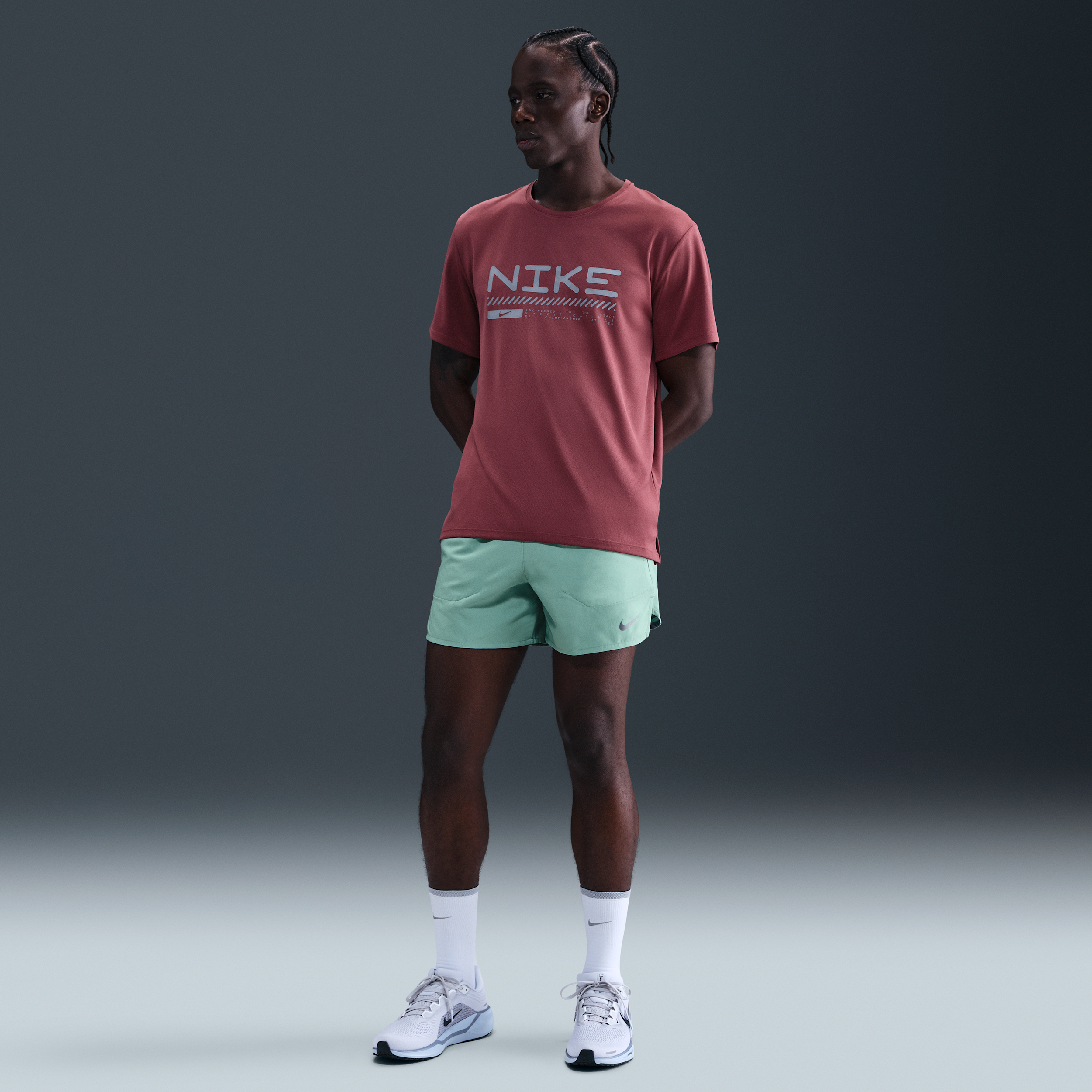 Nike Stride Dri-FIT hardloopshorts met binnenbroek voor heren (13 cm) - Groen