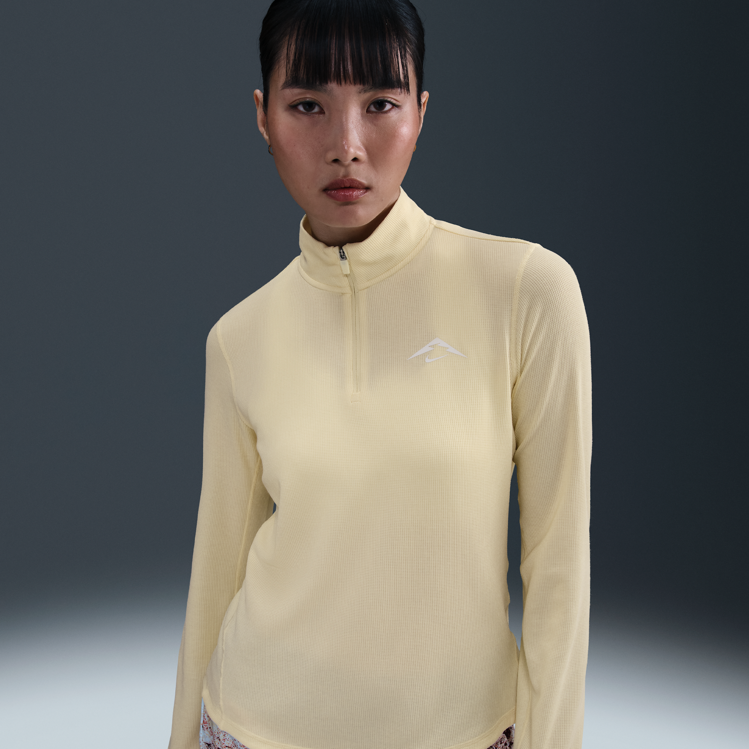 Nike Trail Dri-FIT tussenlaagtop voor hardlopen met korte rits voor dames - Bruin