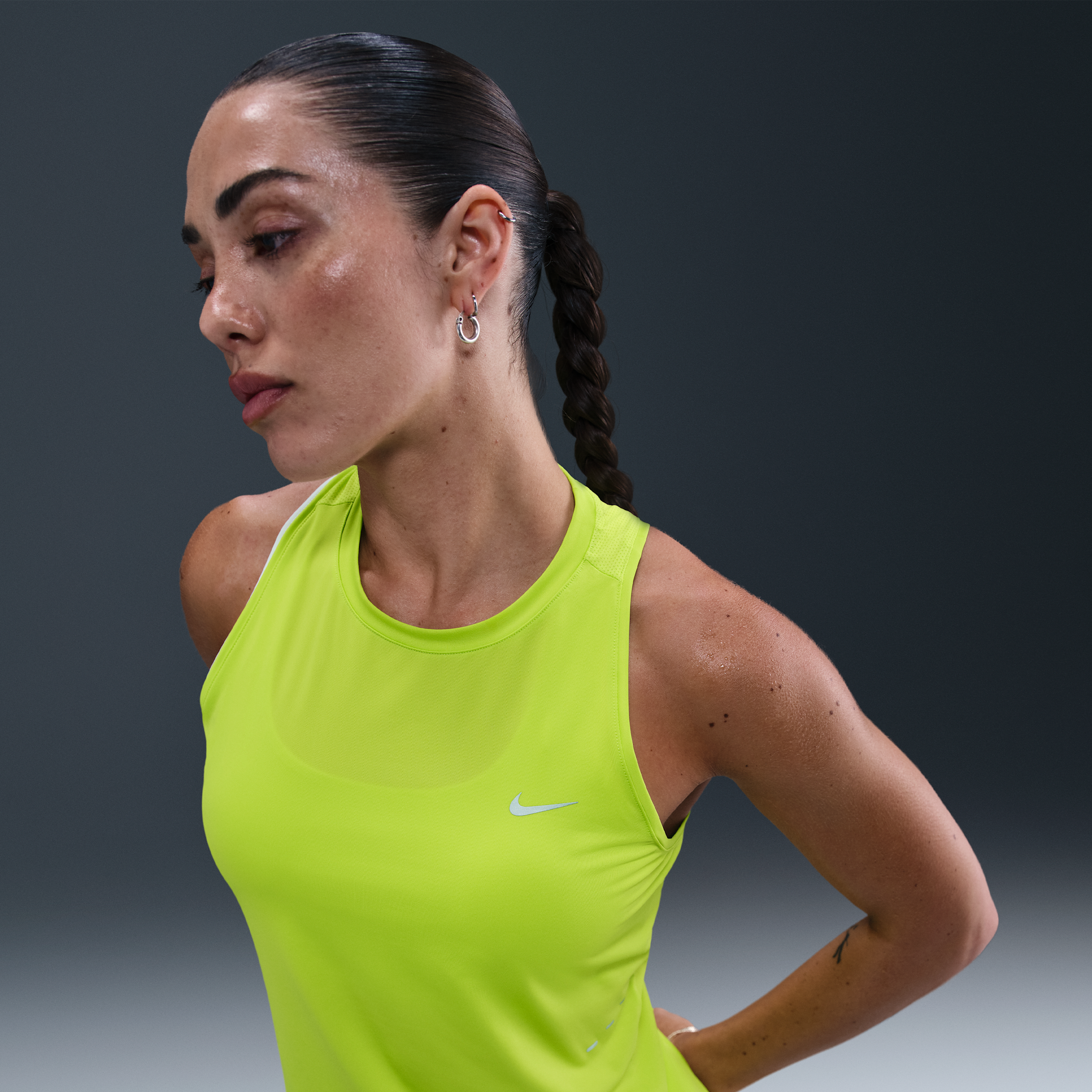 Nike Swift Dri-FIT hardlooptanktop voor dames - Groen