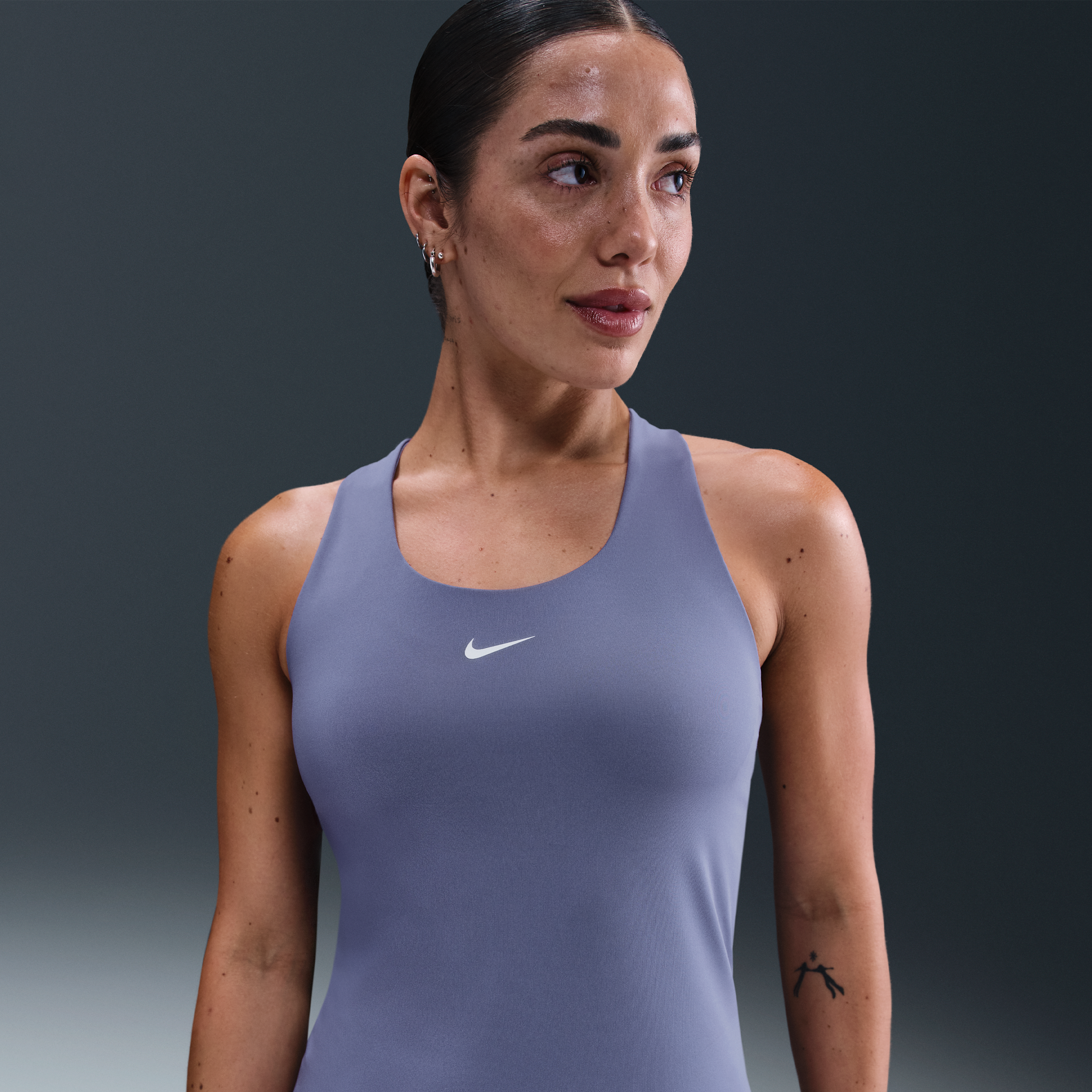 Nike Swoosh Tanktop met padded sport-bh met medium ondersteuning - Blauw
