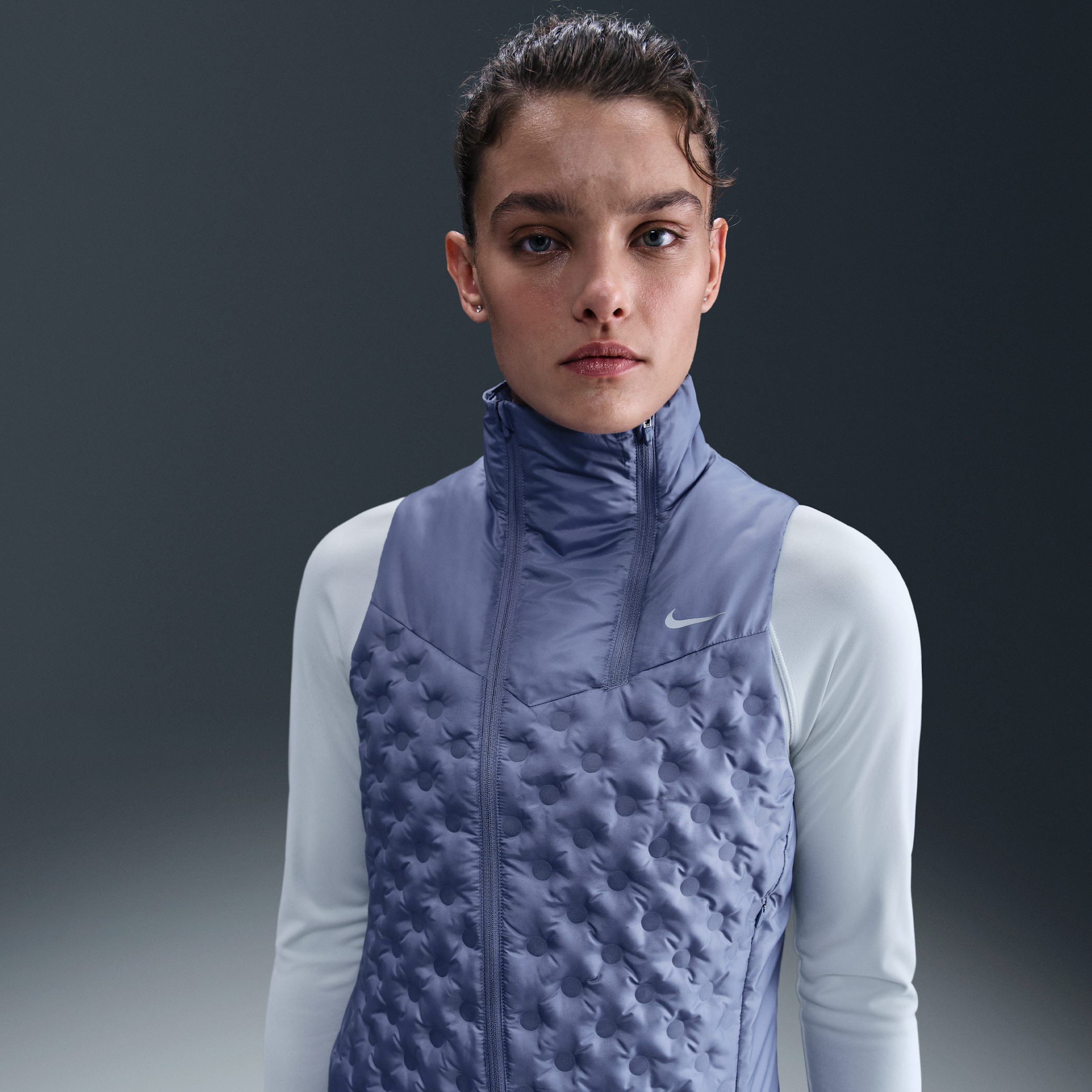 Nike Therma-FIT ADV Repel AeroLoft hardloopbodywarmer voor dames - Blauw
