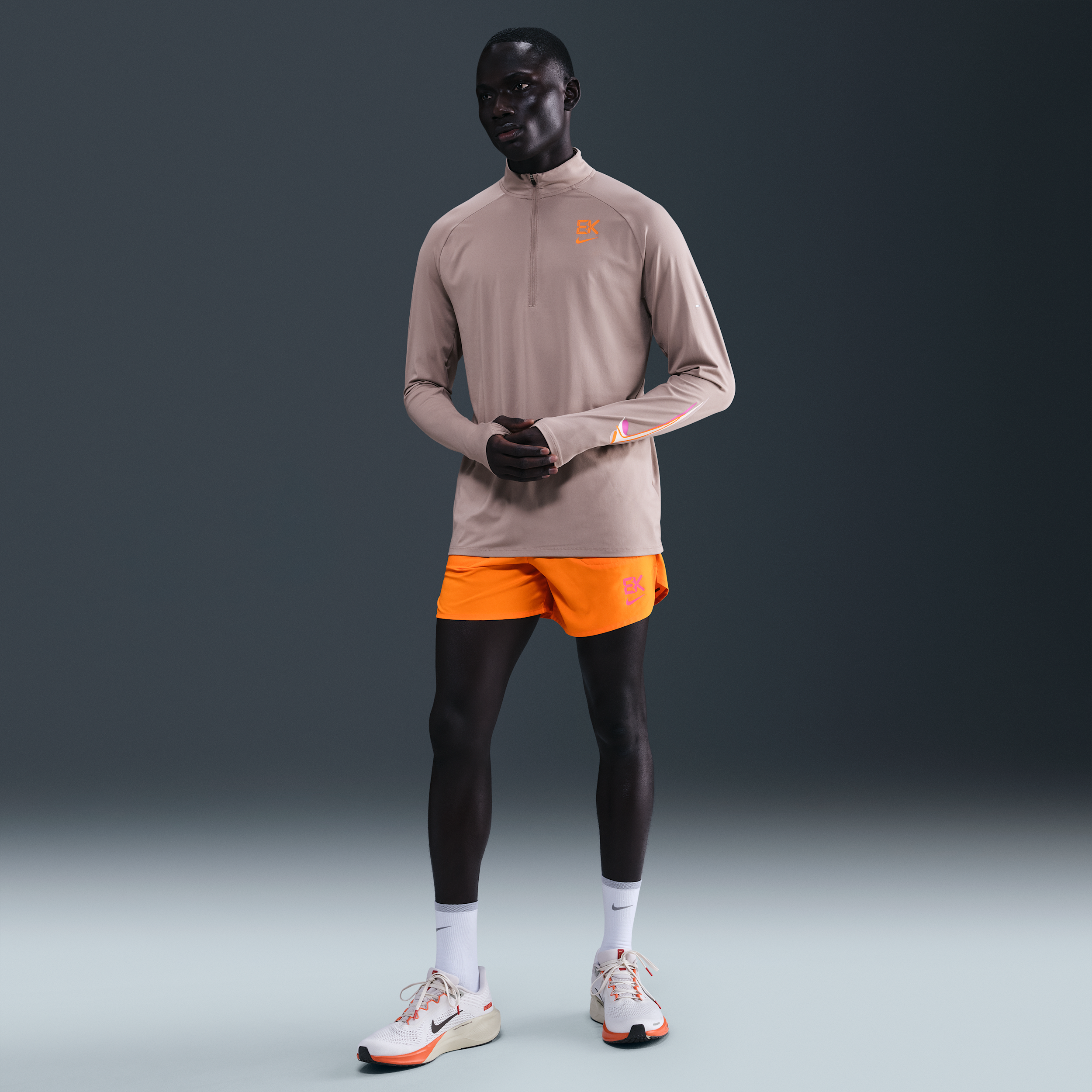 Nike Stride 'Eliud Kipchoge' Dri-FIT hardloopshorts met binnenbroek voor heren (13 cm) - Oranje