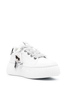 Karl Lagerfeld logo-charm flatform sneakers - Wit