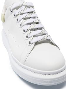 Alexander McQueen Oversized low-top sneakers - Wit