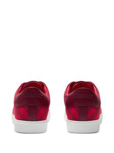 Burberry Geruite sneakers - Roze