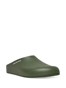 Balenciaga Slippers met logoprint - Groen