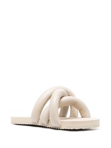 YUME YUME Slippers met gekruiste bandjes - Beige