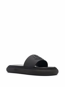 Moncler Jeanne slippers met logo reliëf - Zwart