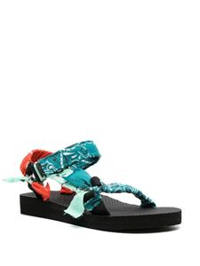 Arizona Love Trekky sandalen met bandanaprint - Blauw