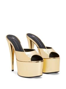 Giuseppe Zanotti Sandalen met plateauzool - Goud