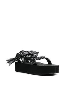 Arizona Love Trekky sandalen met bandanaprint - Zwart