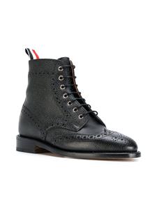 Thom Browne Wingtip Brogue Boot With Leather Sole In Black Pebble Grain - Zwart