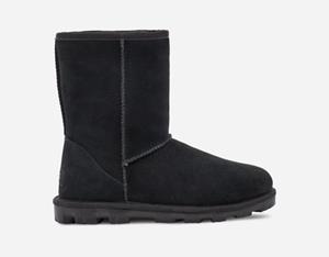 Ugg Essential Short laarzen voor Dames in Black  Suede