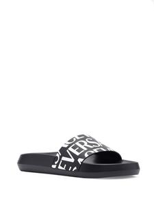 Versace Slippers met logoprint - Zwart