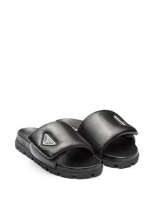 Prada Gewatteerde slippers - Zwart