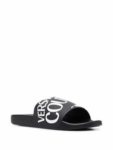 Versace Slippers met logo - Zwart