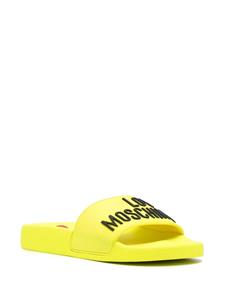 Love Moschino Slippers met logo-reliëf - Geel