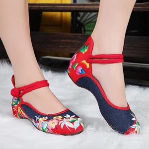 Fashion Goods Vrouwen elegante kunst partij casual platte Chinese stijl bloem geborduurd doek schoenen