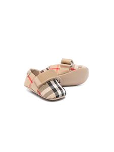 Burberry Kids checked touch-strap pre-walkers - Beige