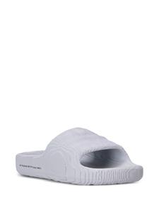 Adidas Club Adilette 22 embossed slippers - Grijs