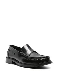Moschino Leren loafers met logo-reliëf - Zwart