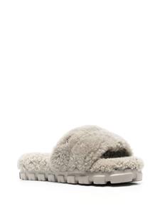 UGG Maxi Scuffetta slippers van lamsleer - Grijs