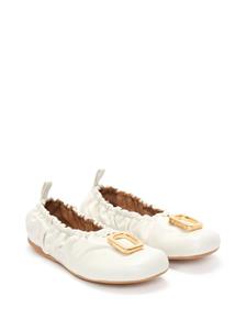 JW Anderson logo-engraved leather ballerina shoes - Wit