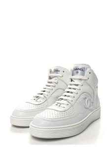 CHANEL Pre-Owned CC logo-appliqué high-top sneakers - Wit
