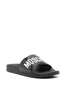 Moschino logo-embossed slides - Zwart