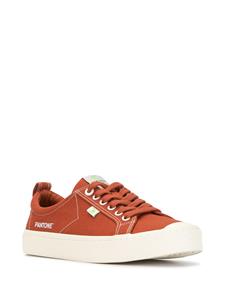 Cariuma x Pantone Picante low-top sneakers - Rood