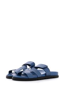 Hermès Pre-Owned Chypre flat leather sandals - Blauw