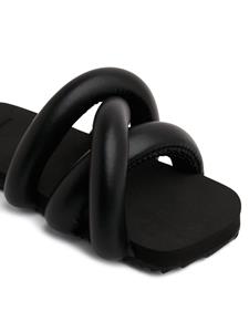 YUME YUME Tyre sandalen met gekruiste bandjes - Zwart