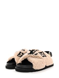 Louis Vuitton Pre-Owned Paseo shearling sandals - Beige