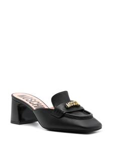 Moschino logo-lettering leather loafer mules - Zwart