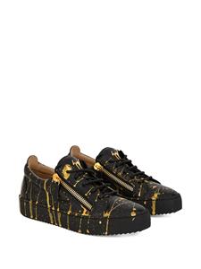 Giuseppe Zanotti Sneakers met verfspatten - Zwart