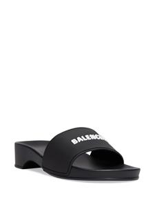 Balenciaga Sandalen met logo - Zwart