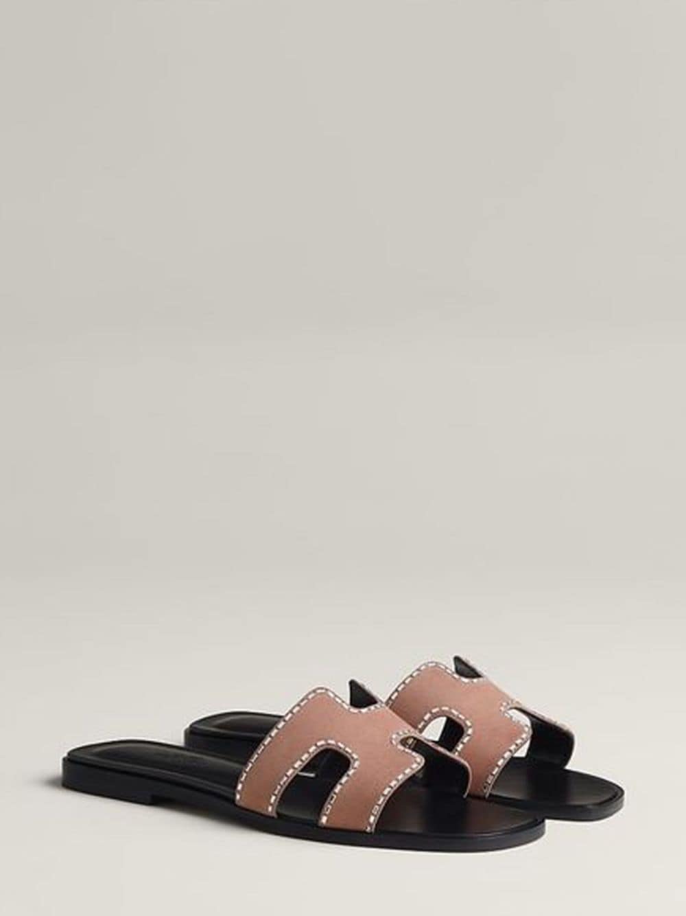 Hermès Pre-Owned Oran rhinestone-embellished suede sandals - Roze