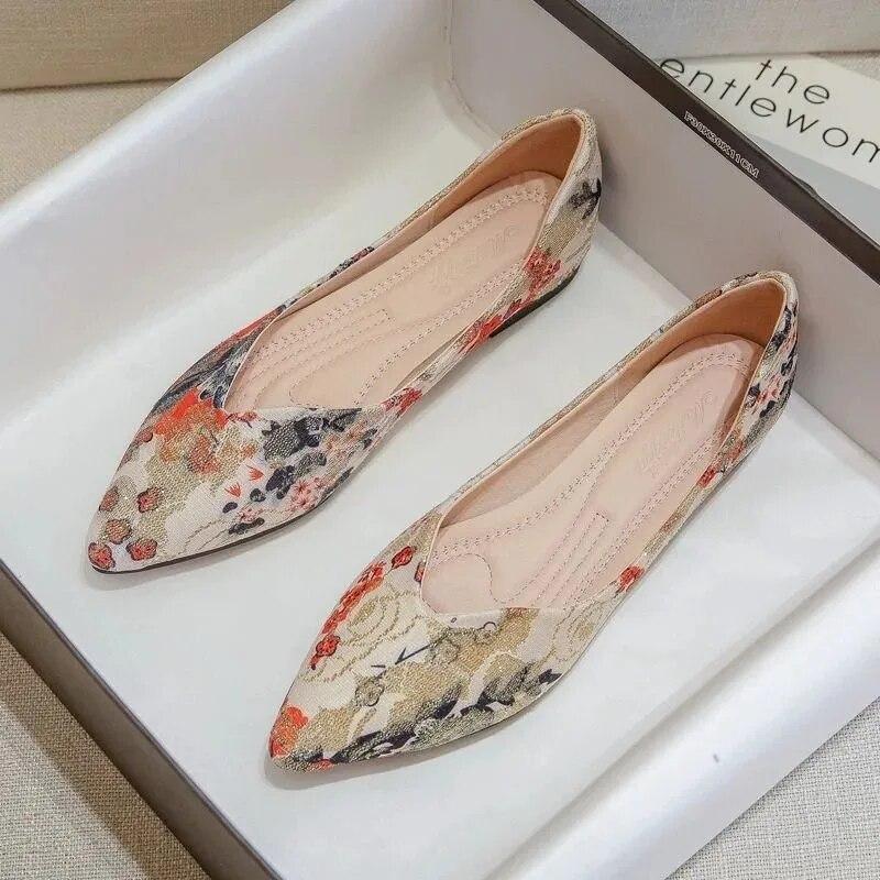 Clothing 04 Summer Fashion Soft-soled Flat Shoes Retro Pointed Shoes Flat Print Elegant Casual Daily Women Shoes