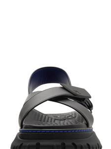 Burberry Leren sandalen met gekruiste bandjes - Zwart