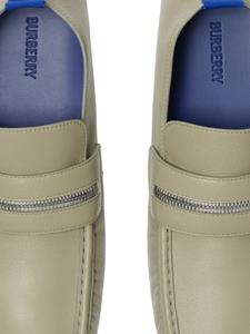 Burberry zip-detail leather loafers - Groen