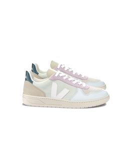 Veja V-10 suede