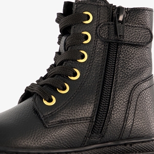 Groot leren meisjes veterboots met studs zwart