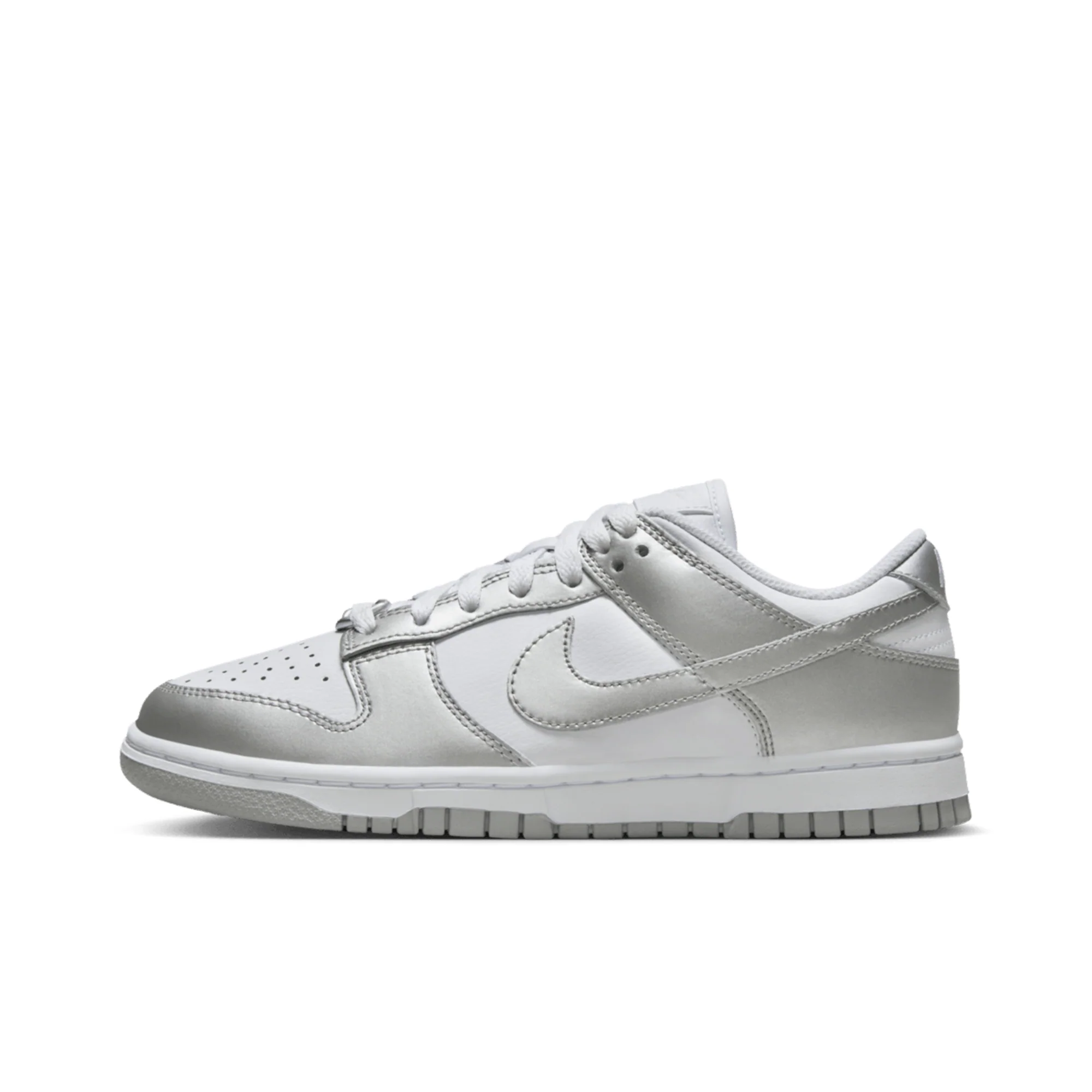 Nike Dunk low metallic silver (w)