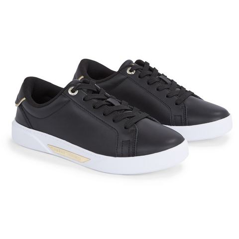 Tommy Hilfiger Plateausneakers CHIC HW COURT SNEAKER met goudkleurige details, vrijetijdsschoen, halfhoge schoen, veterschoen