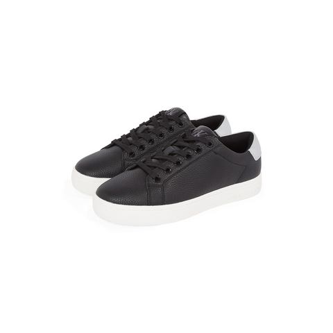 Calvin Klein Plateausneakers CLASSIC CUPSOLE LOW OHB , veterschoen, lage schoen, vrijetijdsschoen met contrast aan de hak