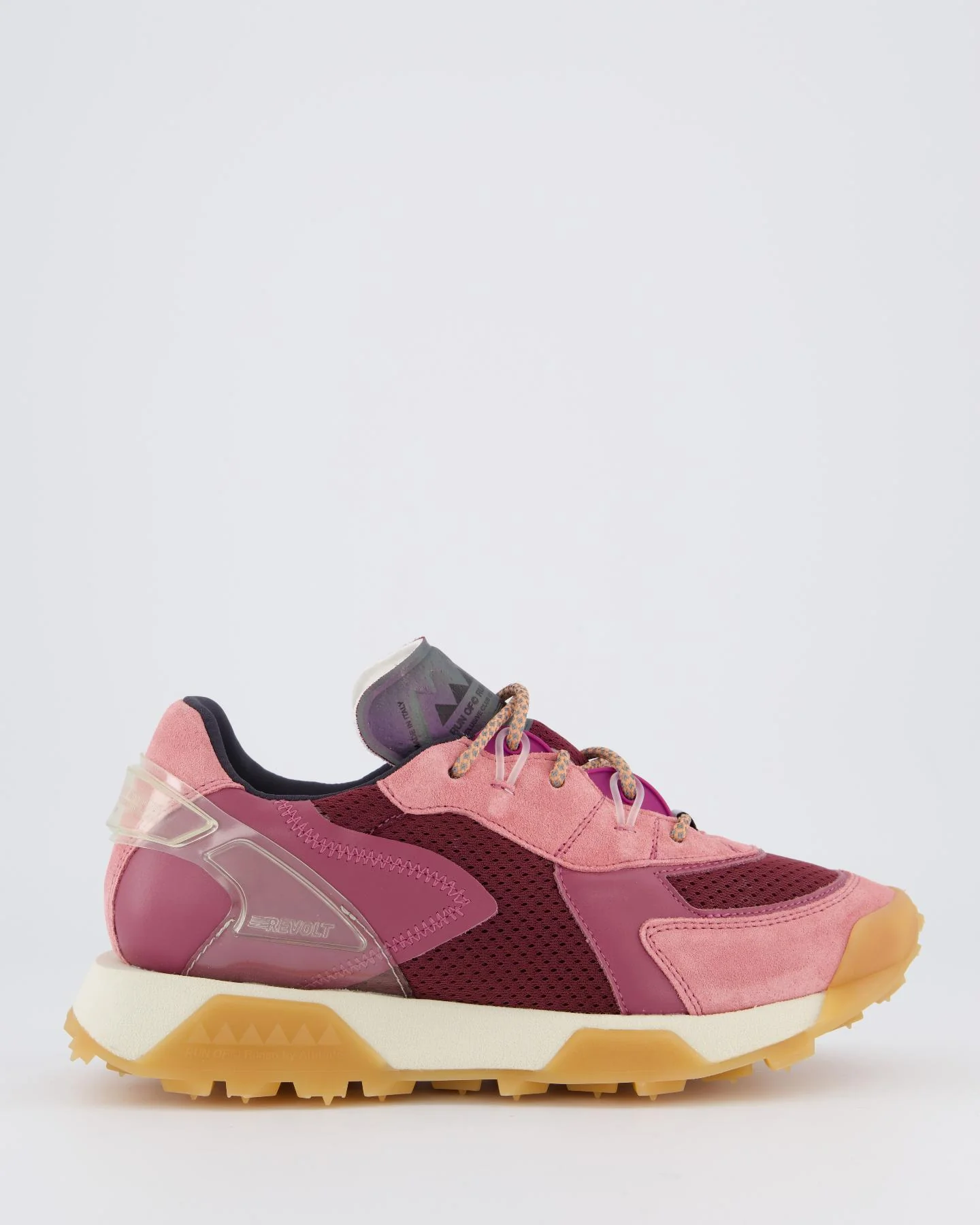 Run of Dames revolt sneaker