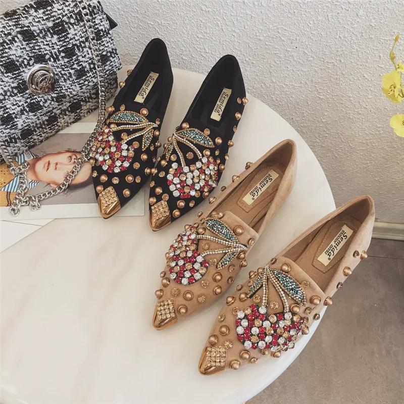 VantaGoods Dames 2020 Herfst Grote Enkel Schoenen - Rivet Cherry, Strass Puntige Neus, Platte Stijl 39 zwart