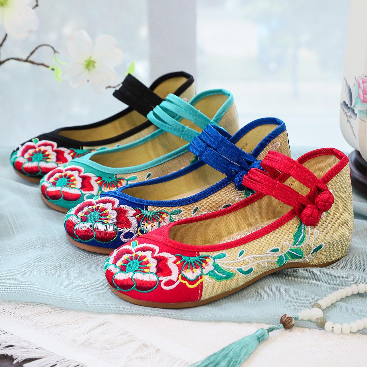 Shoes Arena Damesschoenen met ronde neus van canvas en koeienhuidzool - geborduurd, lage hak, voor lente en herfst 38 blauw